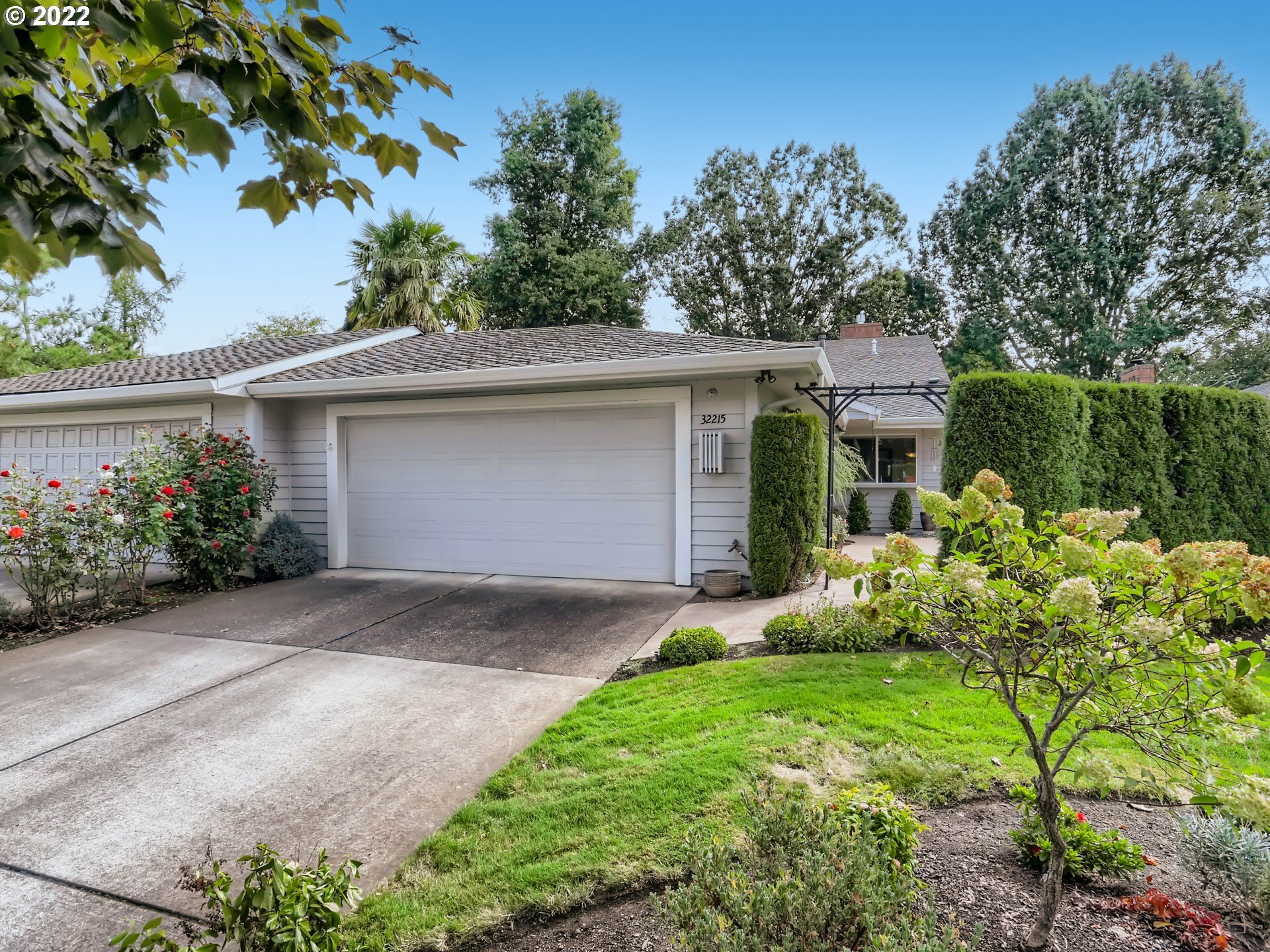 Property Photo: 32215 SW East Lake Pt OR 97070