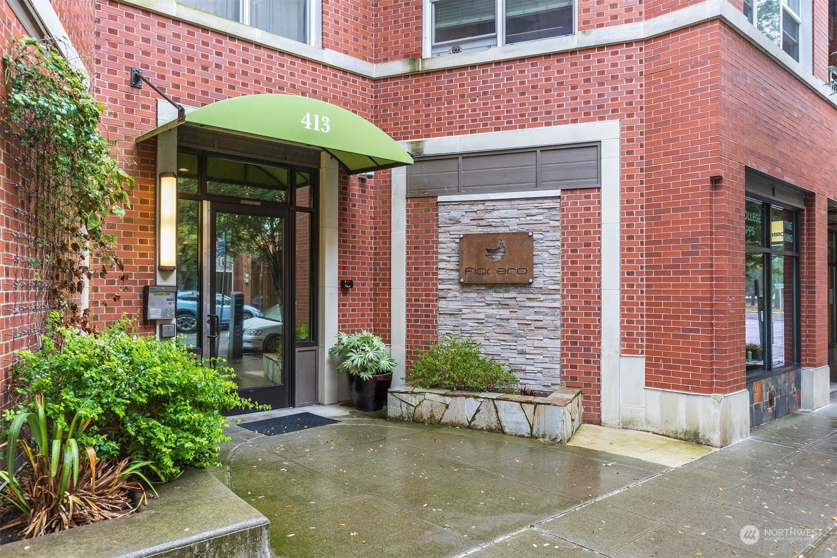 Property Photo:  413 NE 70th Street 409  WA 98115 