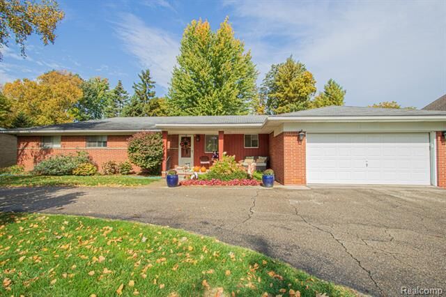 Property Photo:  24641 Chancel Street  MI 48045 