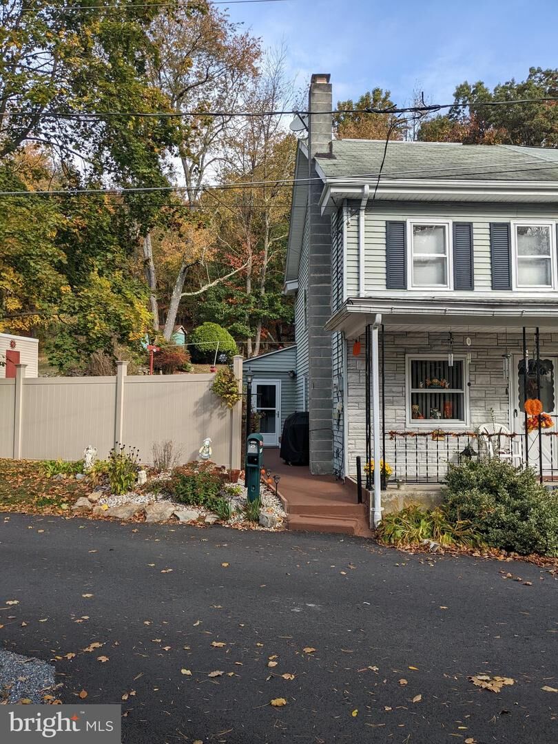 Property Photo:  25 White Lane  PA 17901 