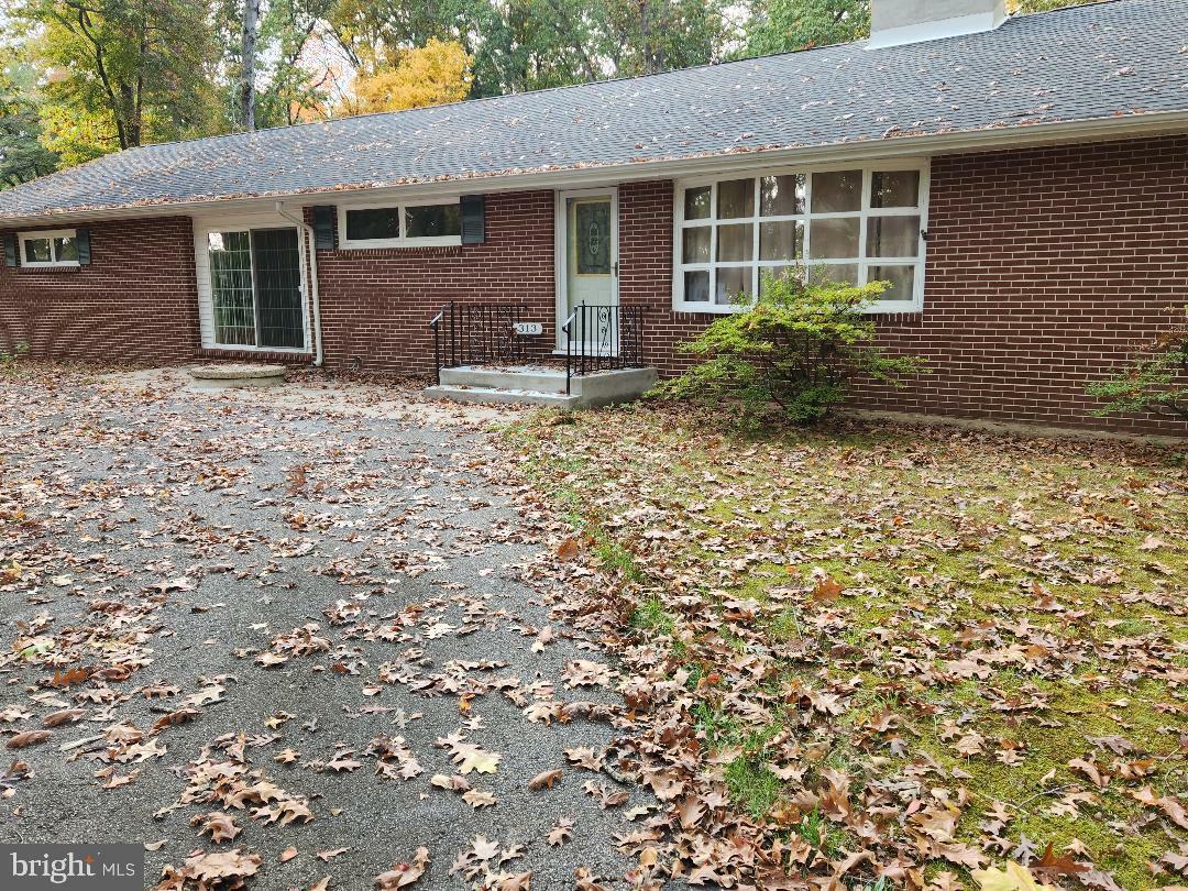 Property Photo:  313 Oak Lane  NJ 08550 