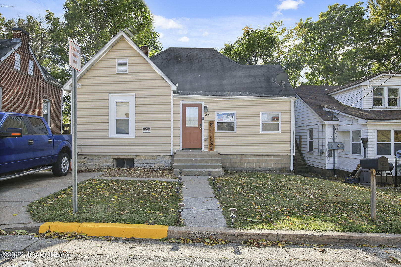 Property Photo:  1218 E Miller Street  MO 65101 