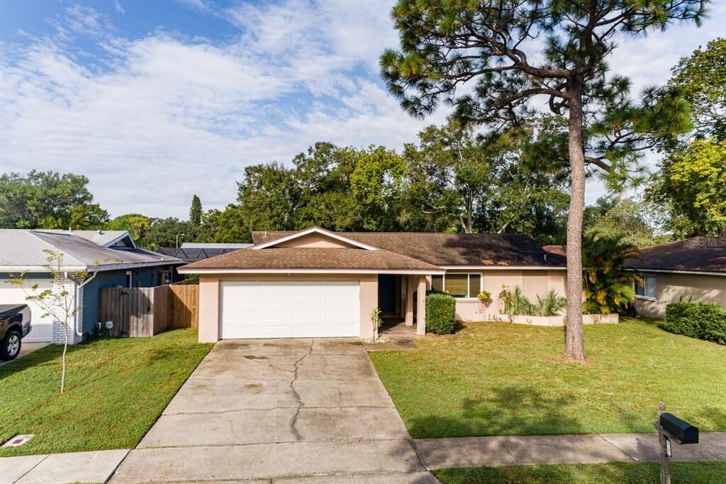 Property Photo:  6592 68th Street N  FL 33781 