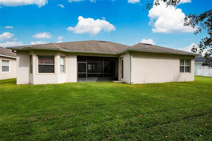 Property Photo:  2461 Hinsdale Drive  FL 34741 