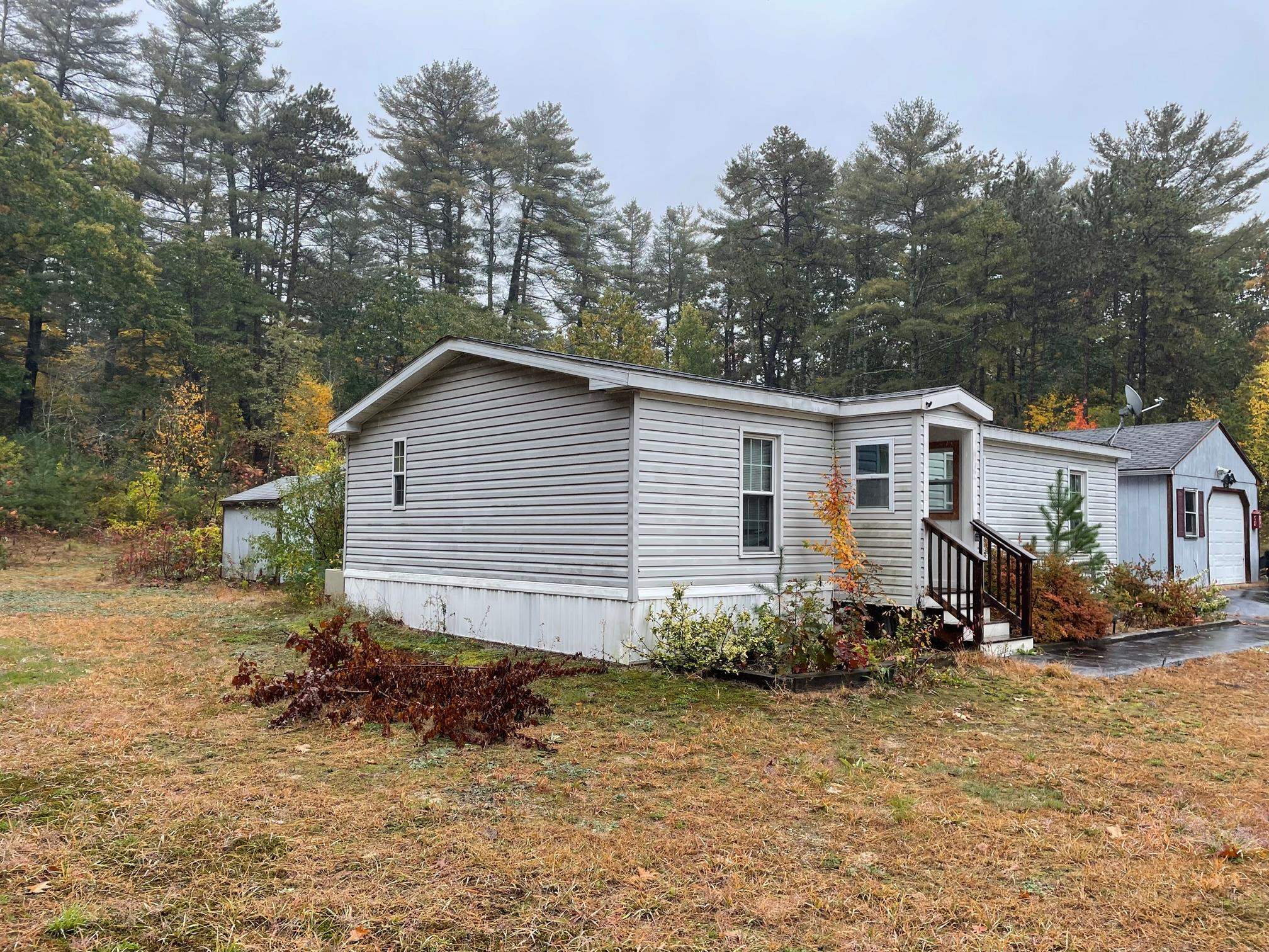 Property Photo:  51 Mill Pond Road  NH 03042 