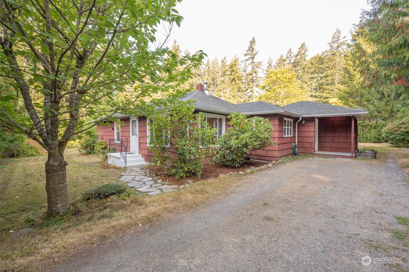 Property Photo:  10530 SW Cove Road  WA 98070 