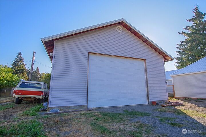 Property Photo:  714  Madison Avenue  WA 98943 