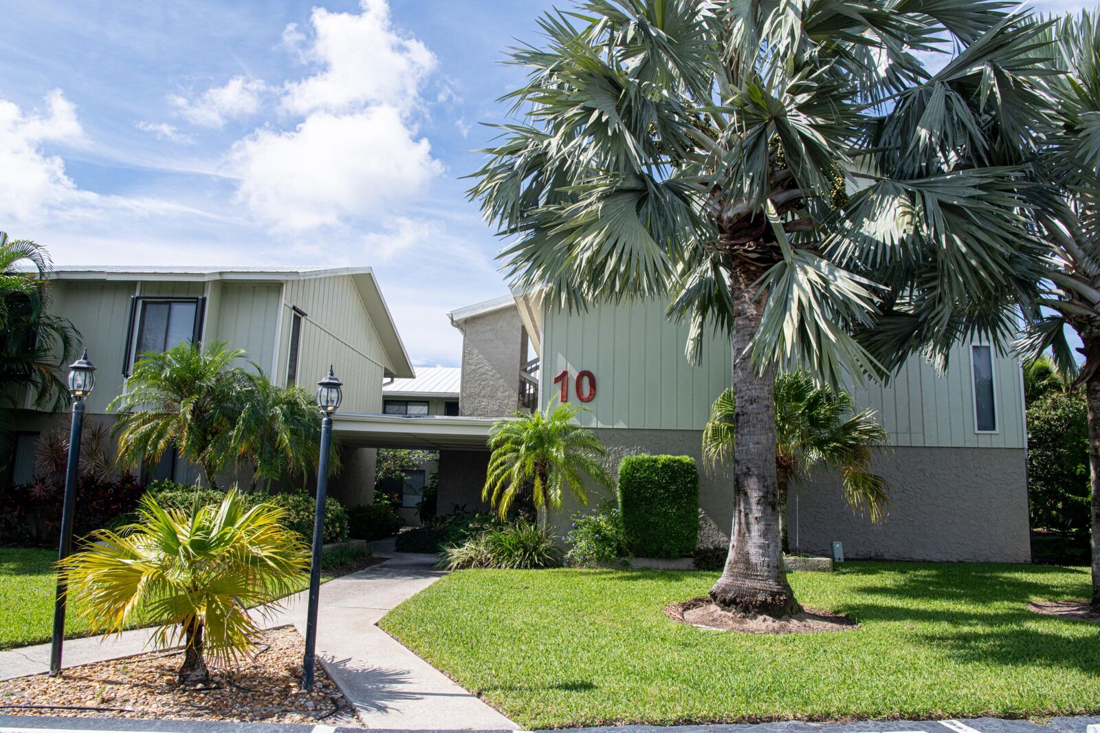 Property Photo: 800 NW Fork Road 10-P FL 34994