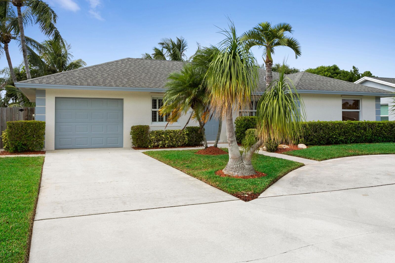 Property Photo:  18952 SE Hillcrest Drive  FL 33469 
