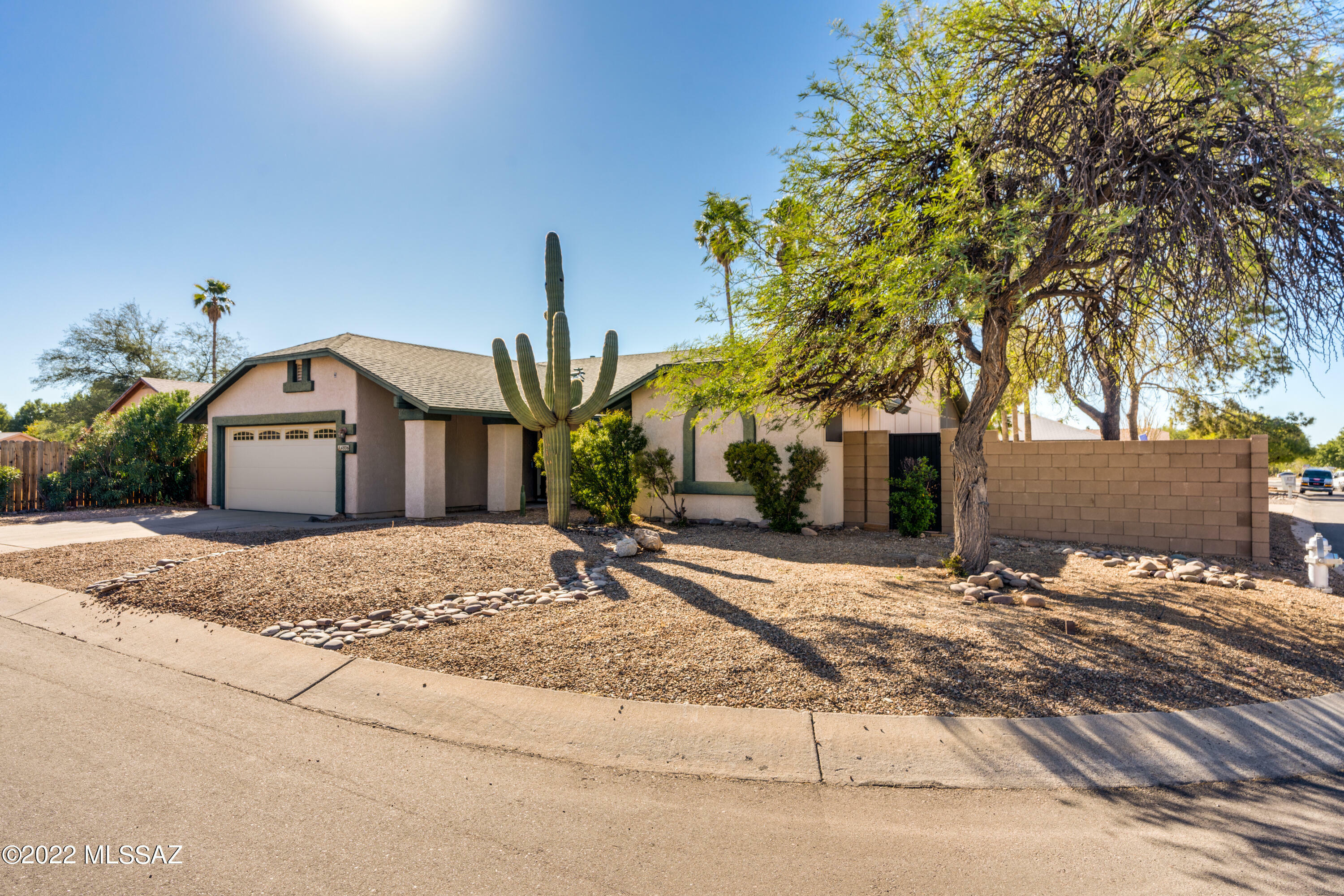 Property Photo:  4806 W Candleberry Way  AZ 85742 