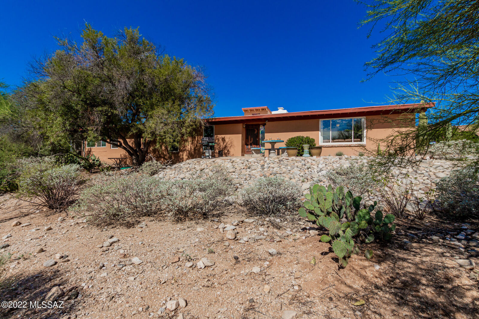 Property Photo:  7615 N Andover Drive  AZ 85704 