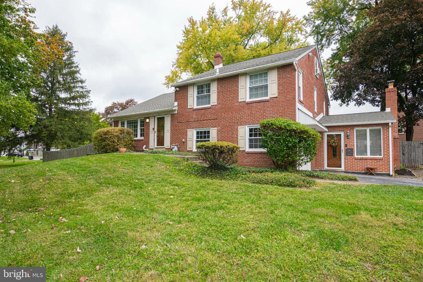 Property Photo:  102 Westminster Drive  PA 19086 