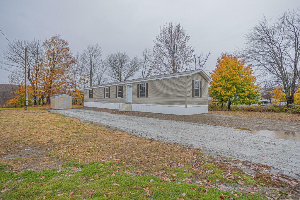 Property Photo: 287 Middle Street ME 04938