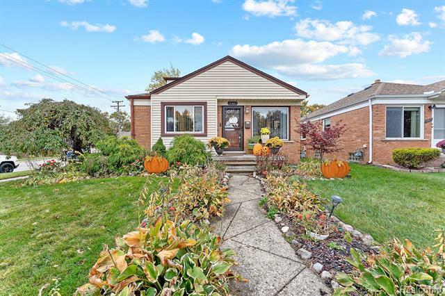 Property Photo:  15807 Oconnor Avenue  MI 48101 