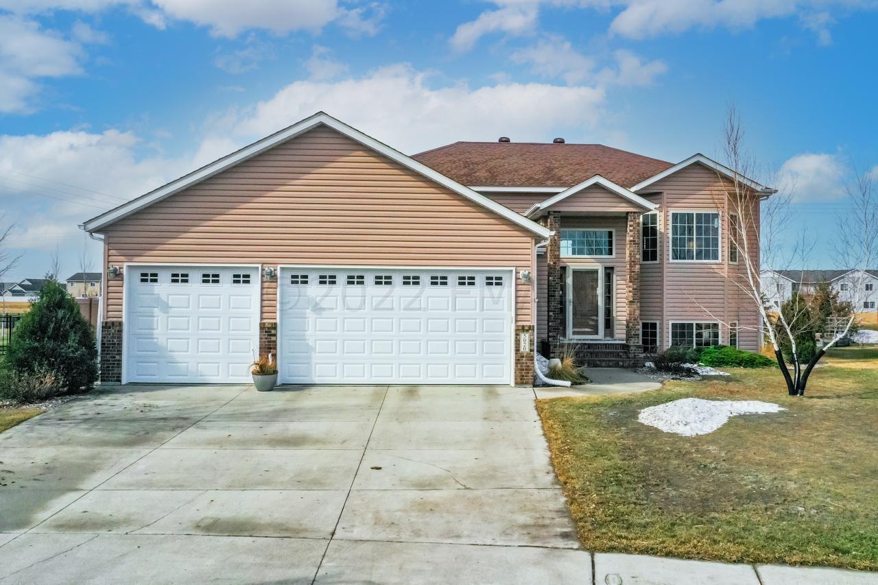 Property Photo: 5020 45 Avenue S ND 58104