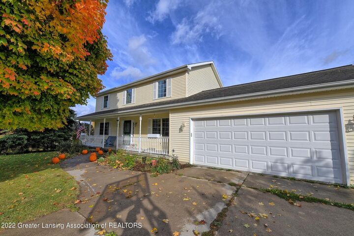 11205 S Bauer Road  Eagle MI 48822 photo
