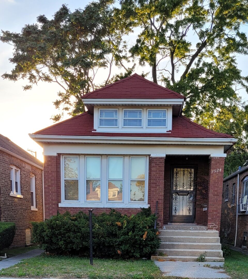 Property Photo: 7524 S Indiana Avenue IL 60619
