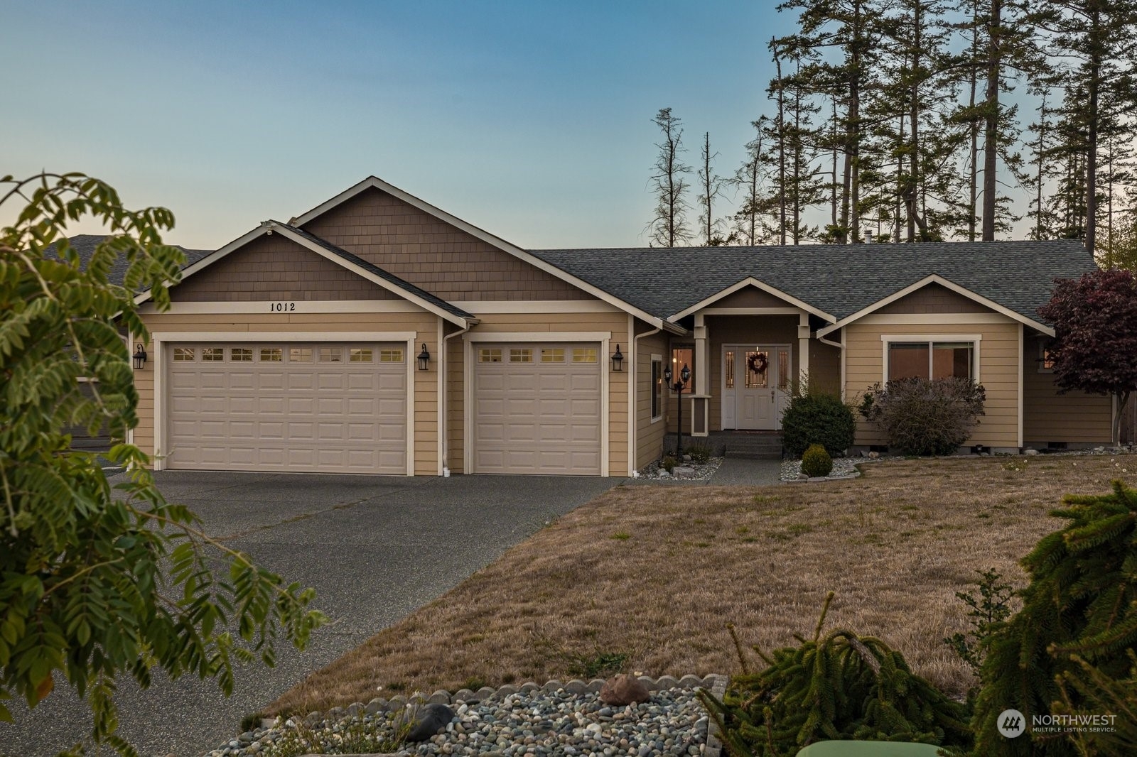 Property Photo:  1012 Lyle Ridge Circle  WA 98277 