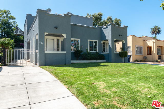 Property Photo:  929  S Lucerne Blvd 929  CA 90019 