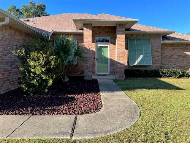 Property Photo: 4906 Laurel Oak Drive FL 32571