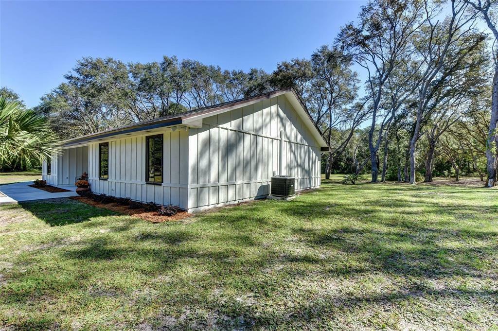 Property Photo:  400 Foothill Farms Road  FL 32763 