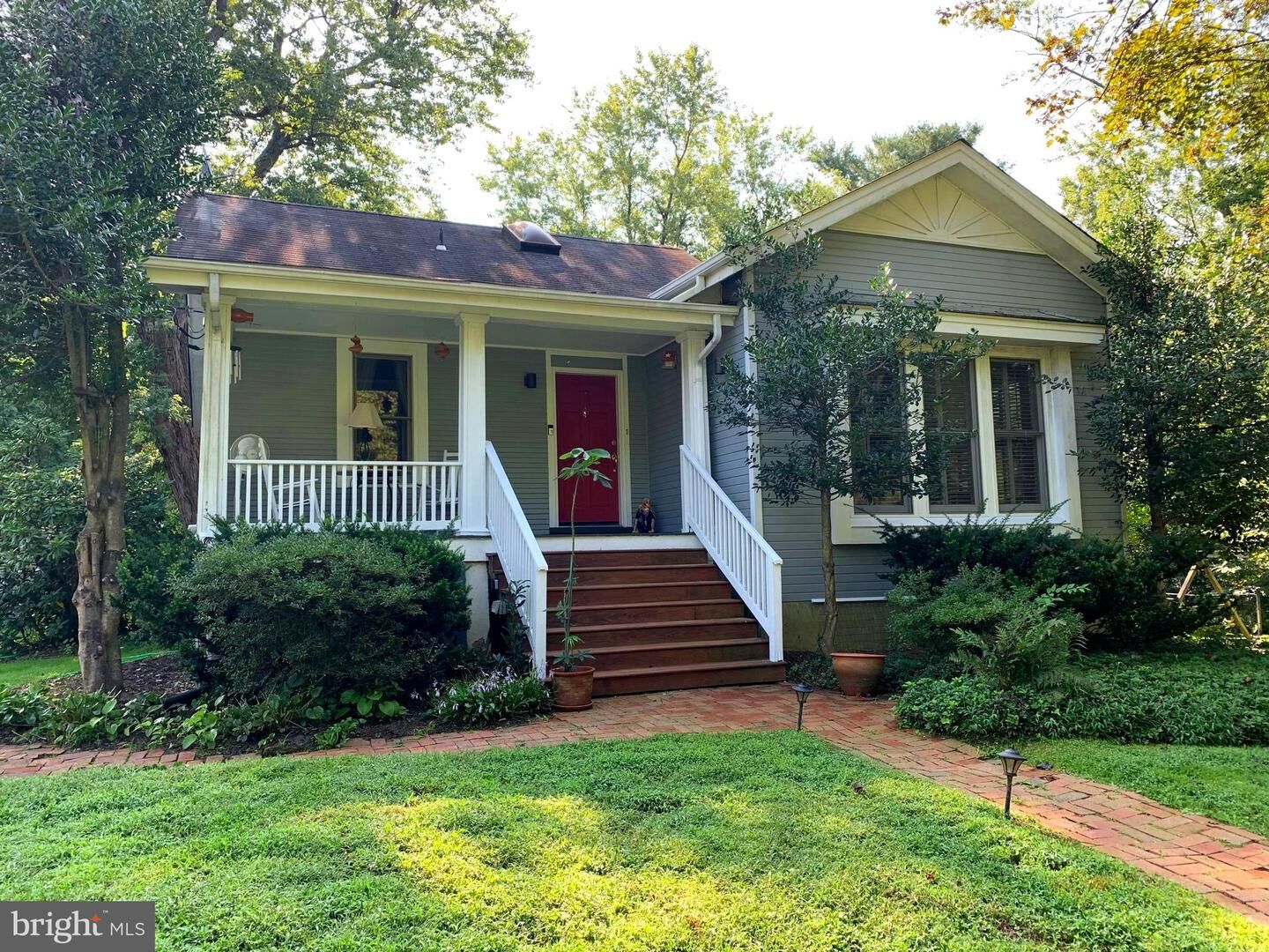 Property Photo:  1511 Forest Lane  VA 22101 