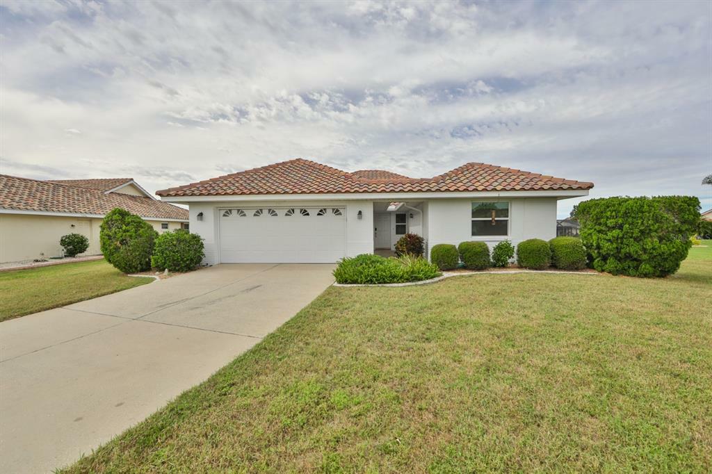 Property Photo:  701 Medina Way  FL 33573 