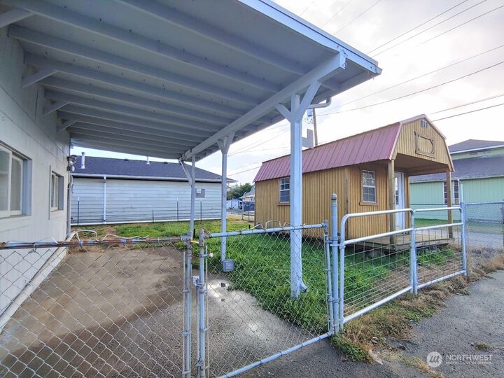 Property Photo: 2523 Simpson Avenue WA 98520