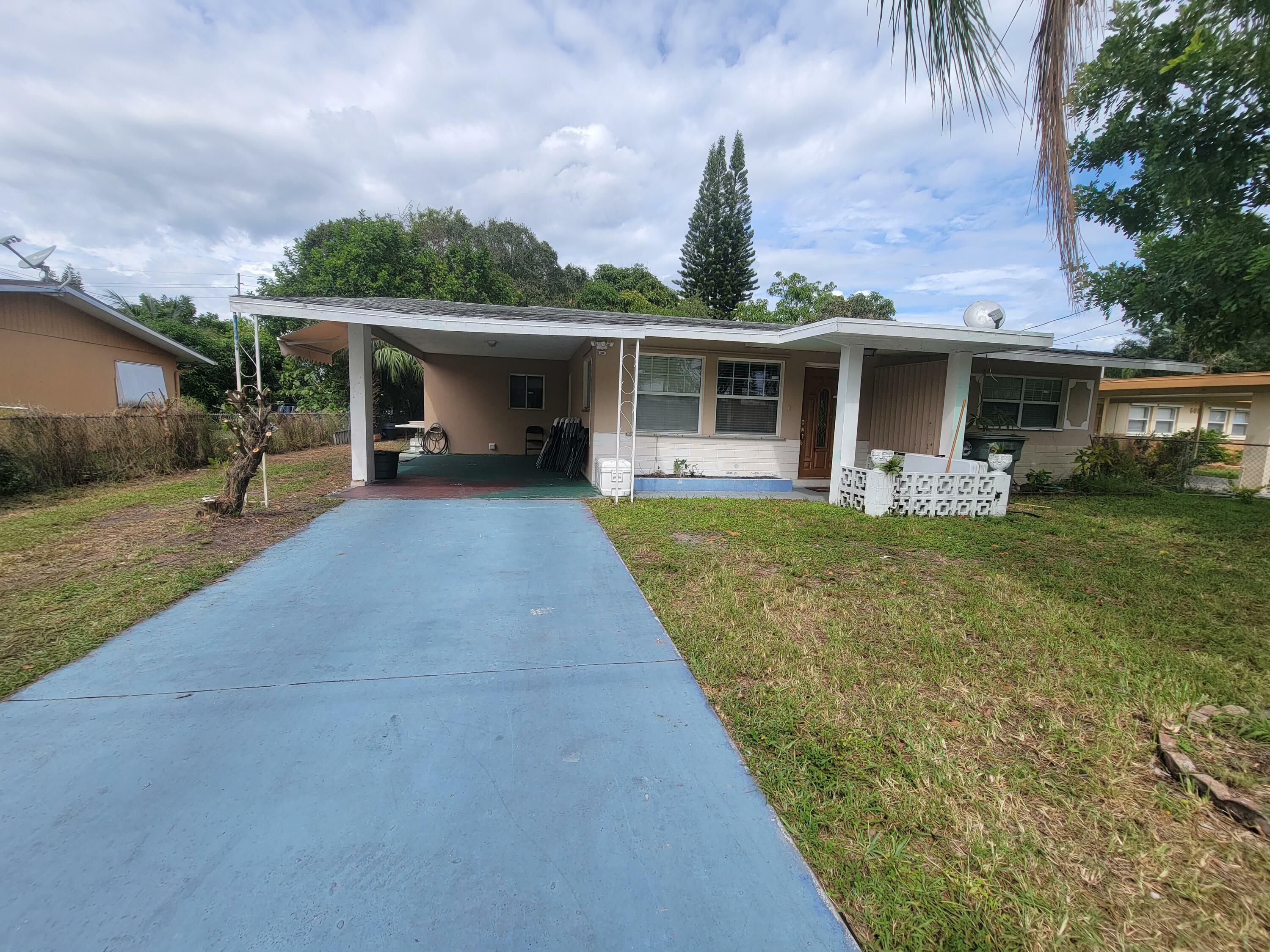 Property Photo:  610 Azalea Avenue  FL 34982 