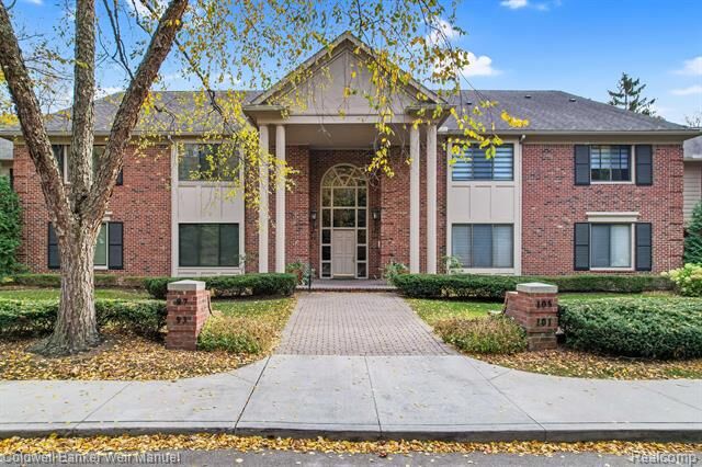 Property Photo:  97 Barden Court  MI 48304