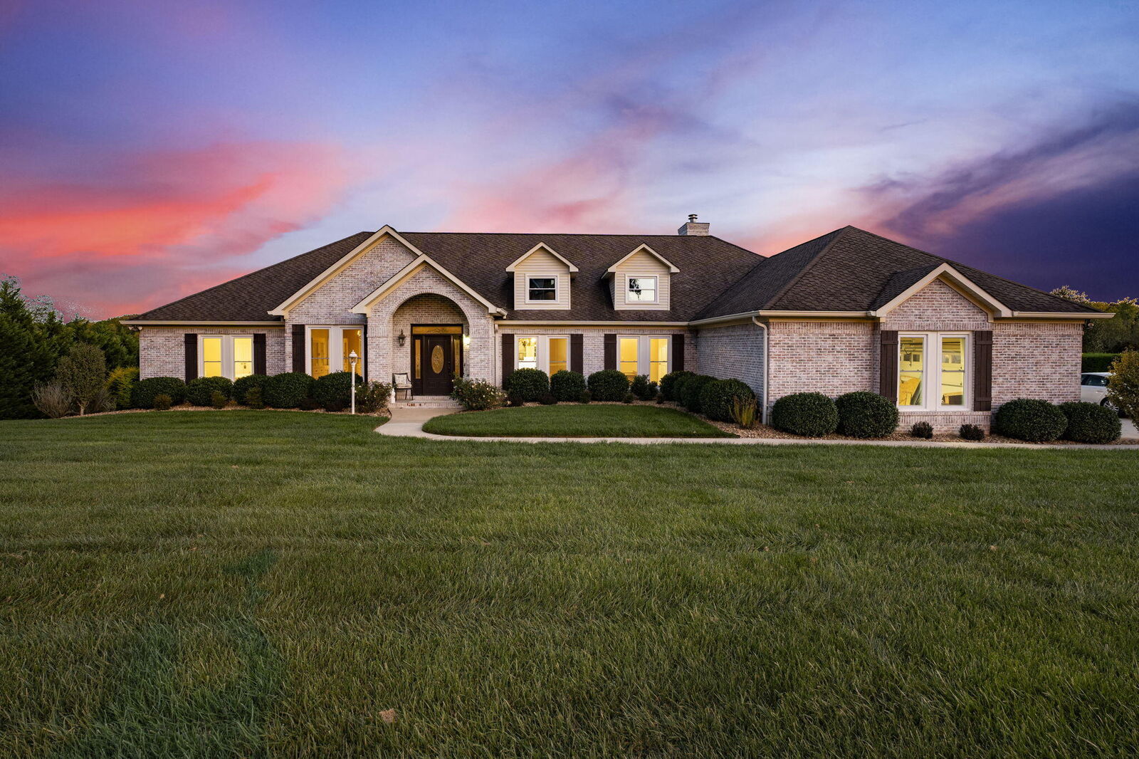 Property Photo: 633 Red Oak Plantation Drive TN 37663