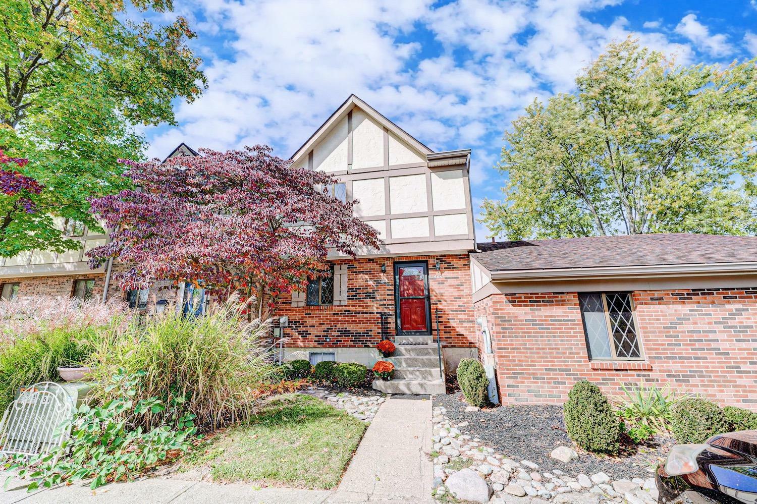 Property Photo: 464 Attleboro Ct OH 45040