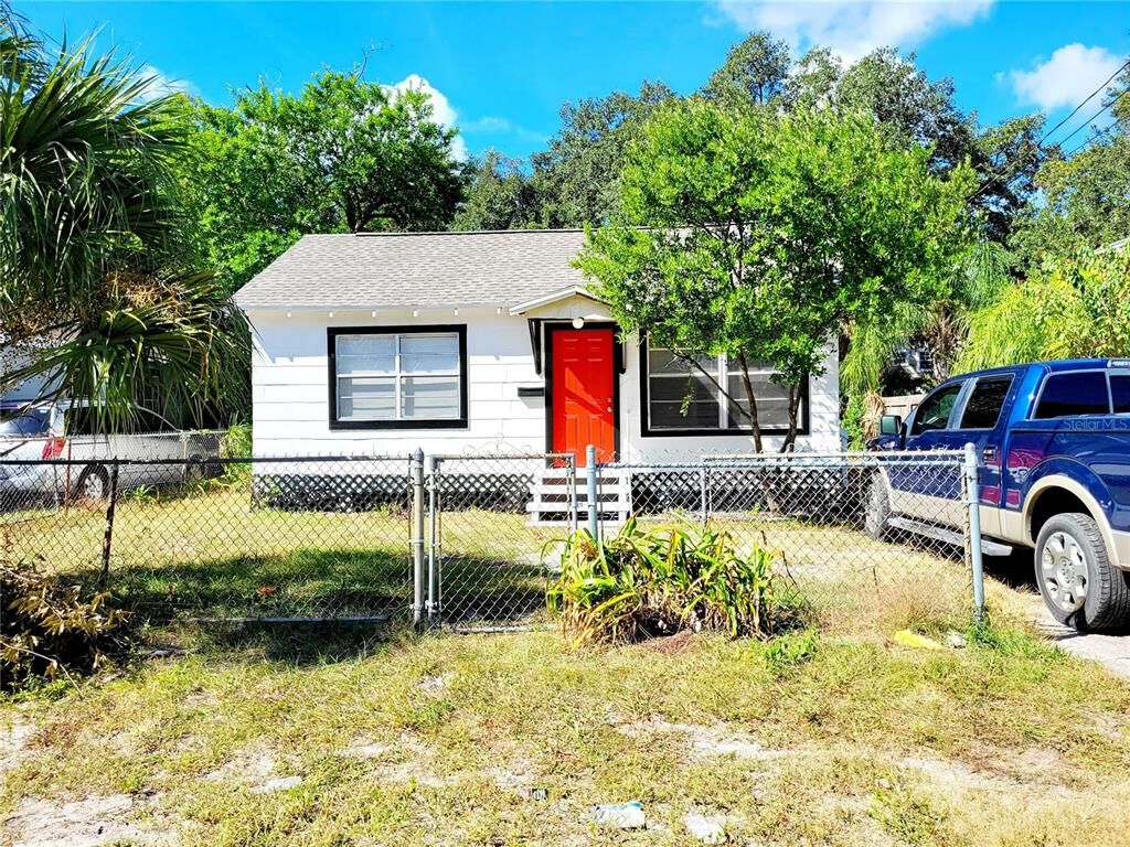 Property Photo:  8112 N Alaska Street  FL 33604 