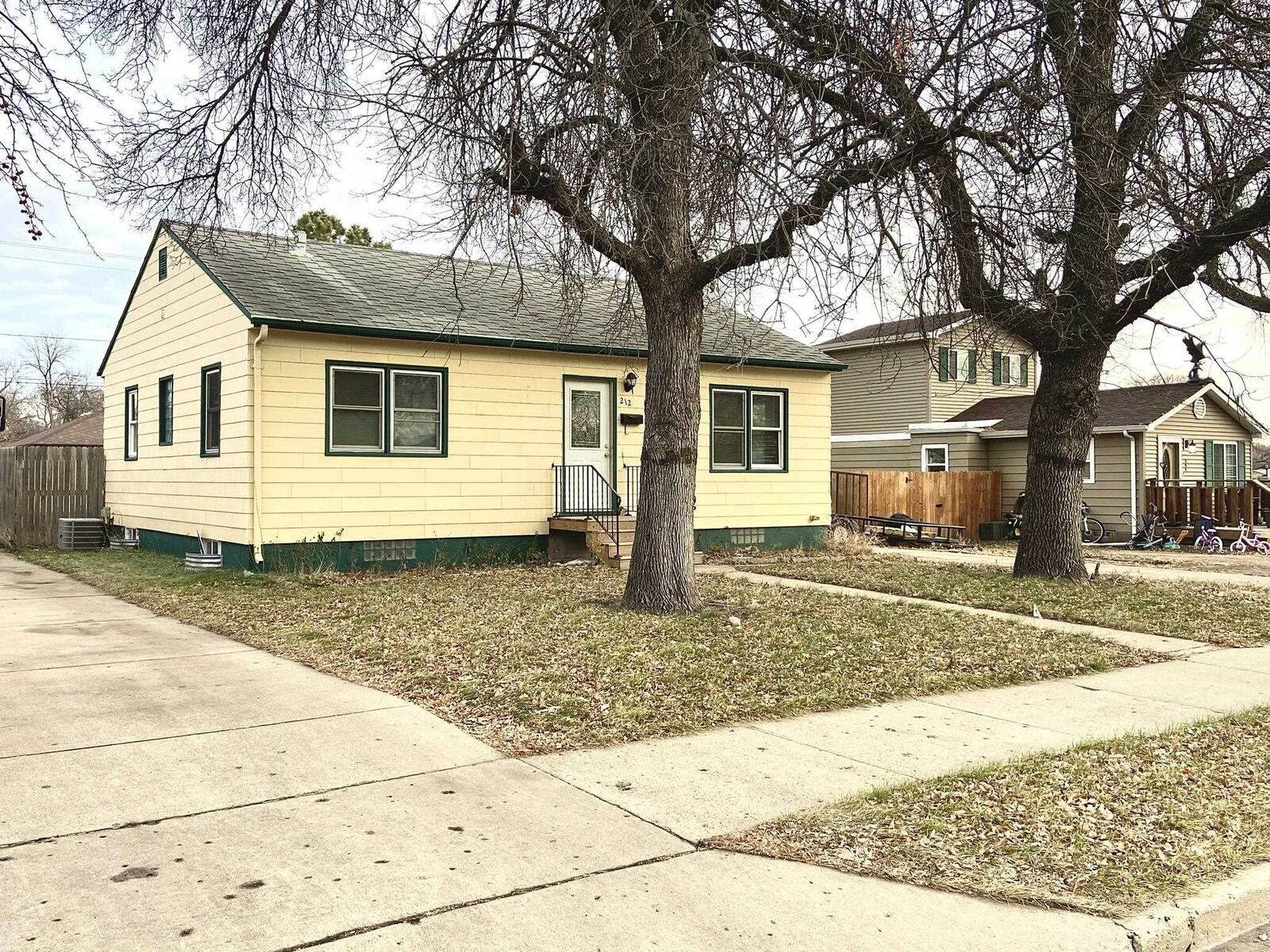 Property Photo:  212 18th Street NW  ND 58703 
