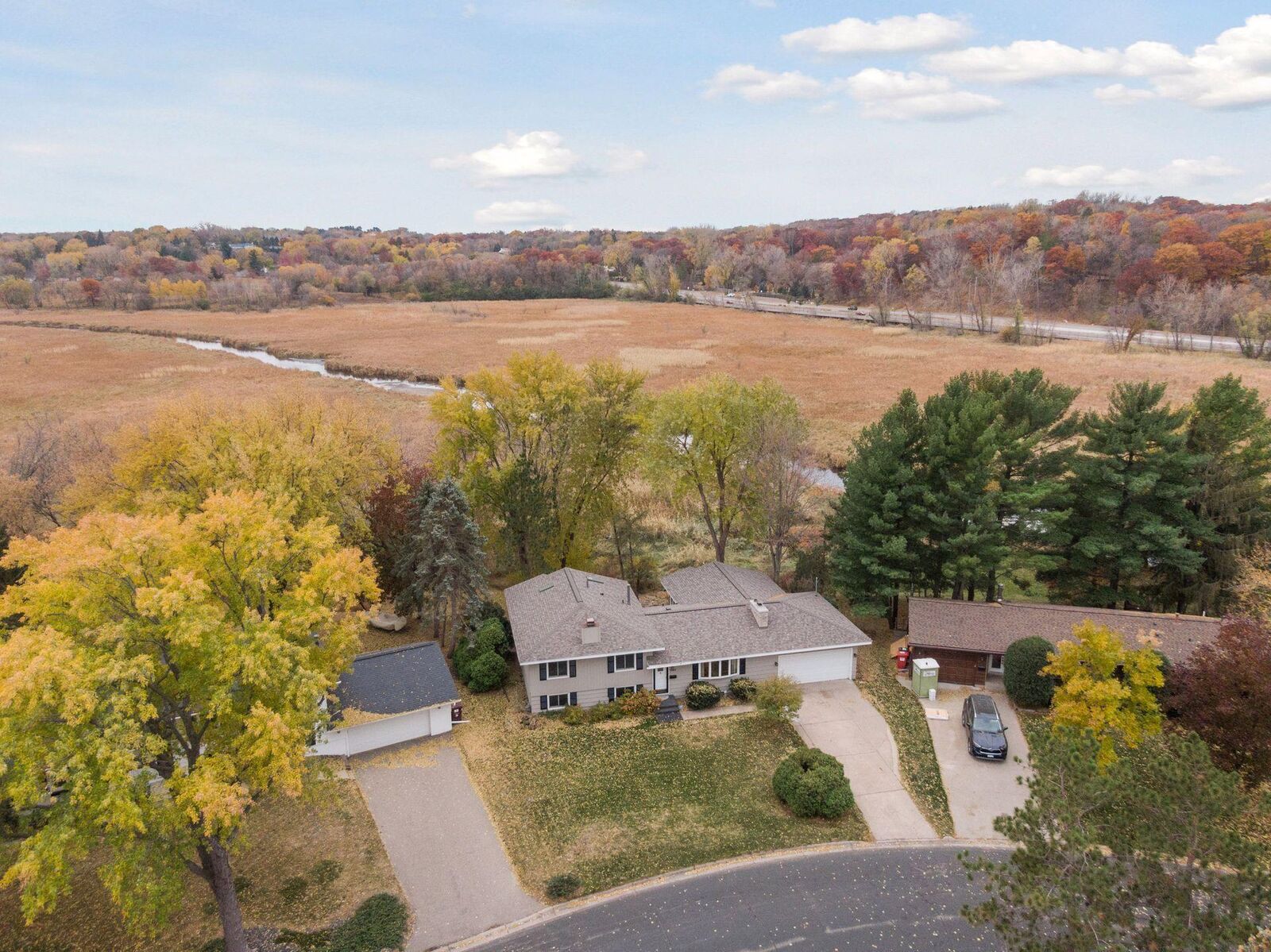 Property Photo:  5049 Nine Mile Creek Circle  MN 55437 