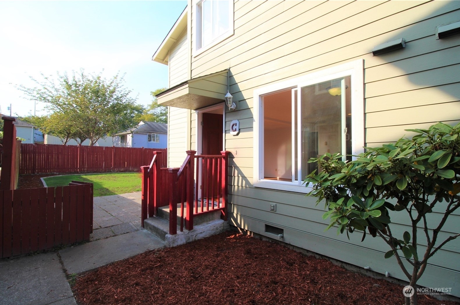 Property Photo:  2902 13th Street 4-C  WA 98201 