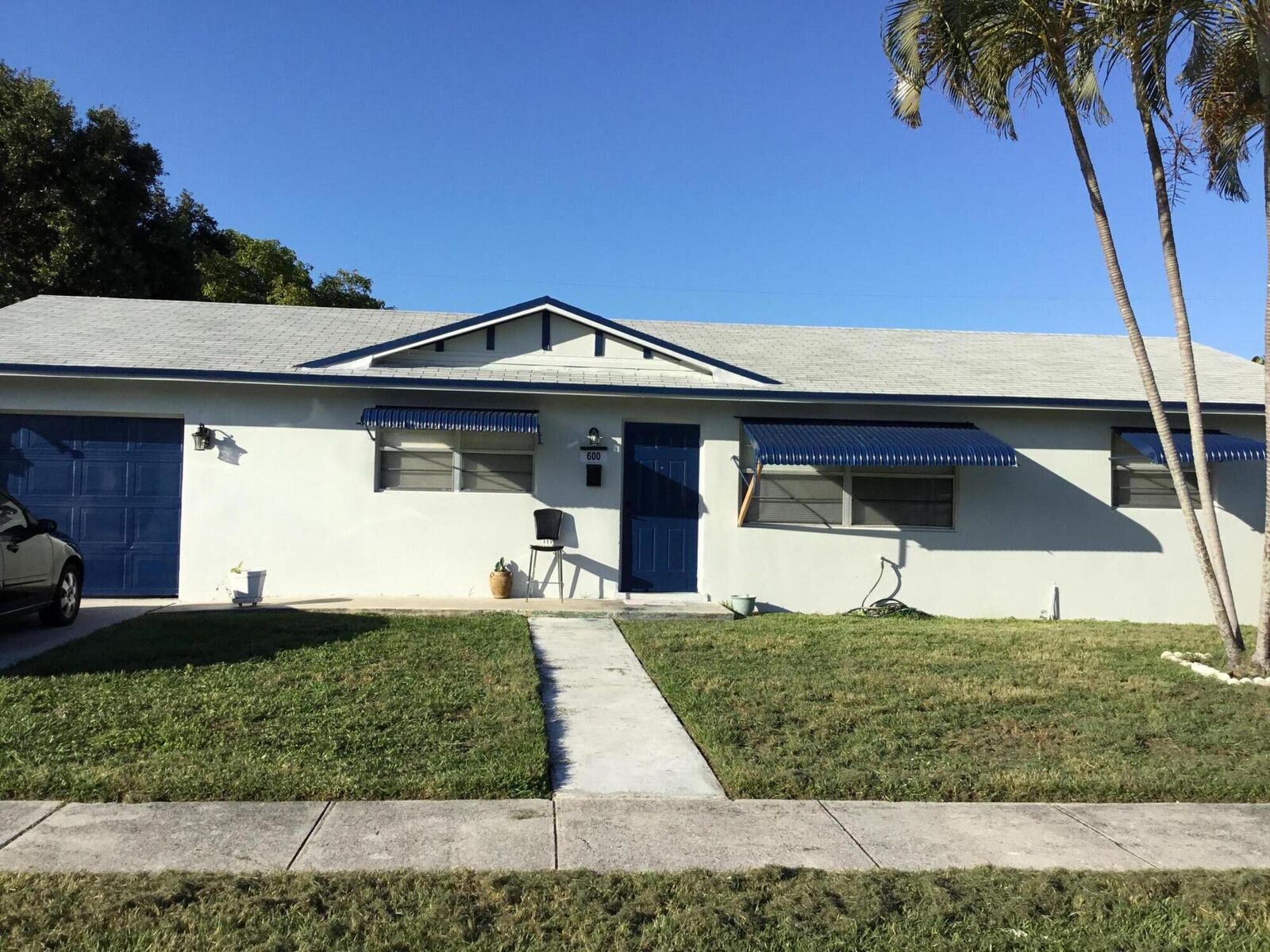 Property Photo: 600 W 36 Street FL 33404