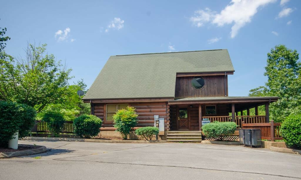 Property Photo: 1942 Cougar Crossing Way TN 37862