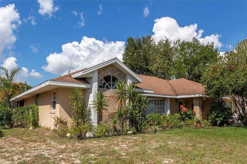 Property Photo:  1104 E Hancock Drive  FL 32725 