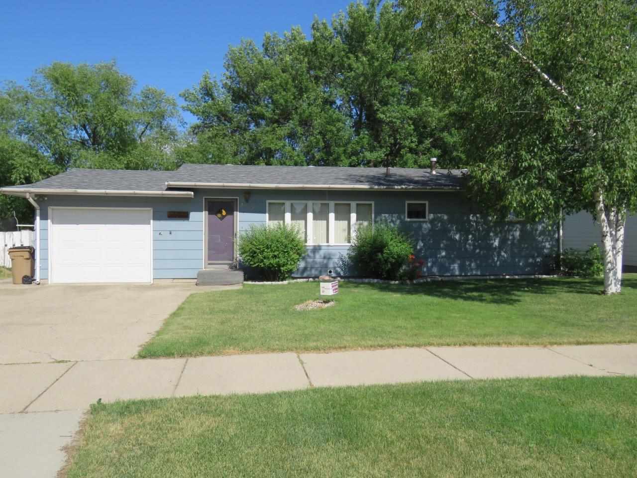 Property Photo: 2512 5th St NW ND 58703