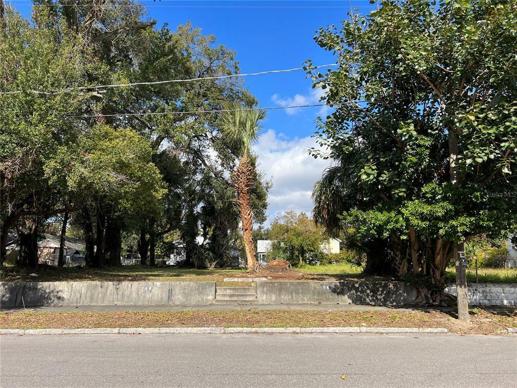 Property Photo:  940 E 11th Avenue  FL 33605 