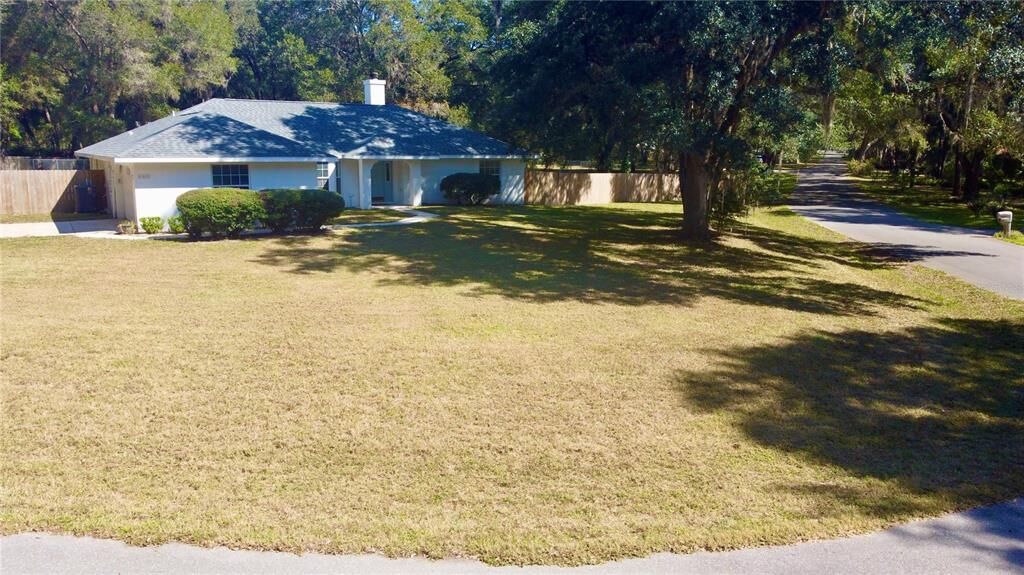 Property Photo:  10101 SW 87th Terrace  FL 32608 