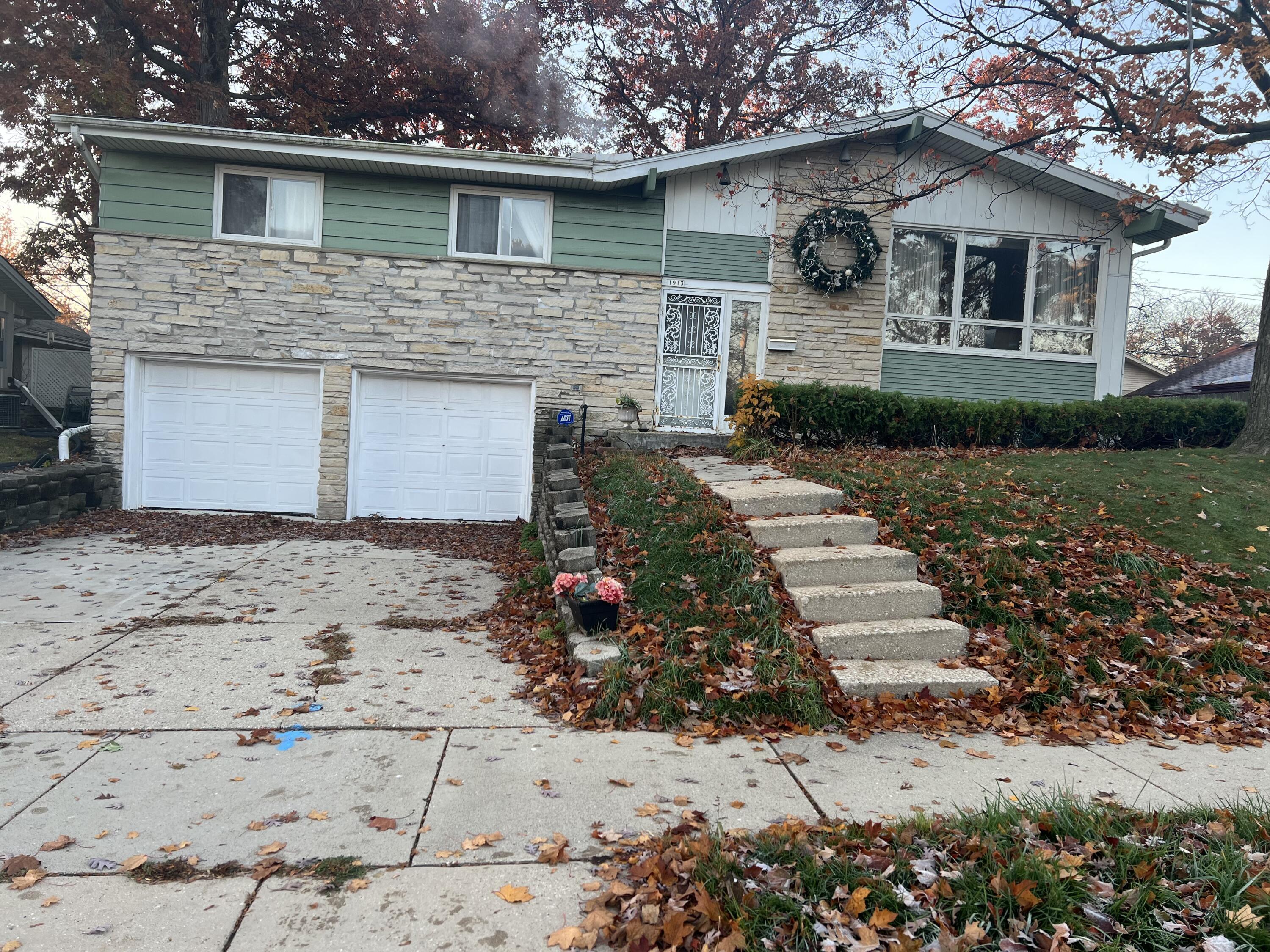 Property Photo:  1913 W Edgerton Ave  WI 53221 