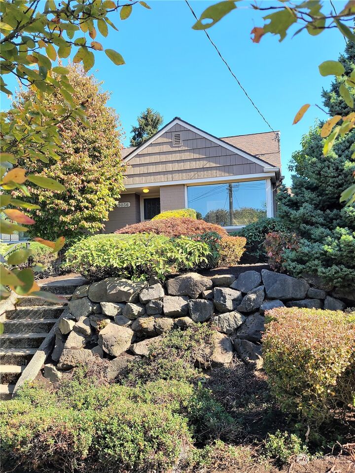 Property Photo: 3036 13th Avenue W WA 98119