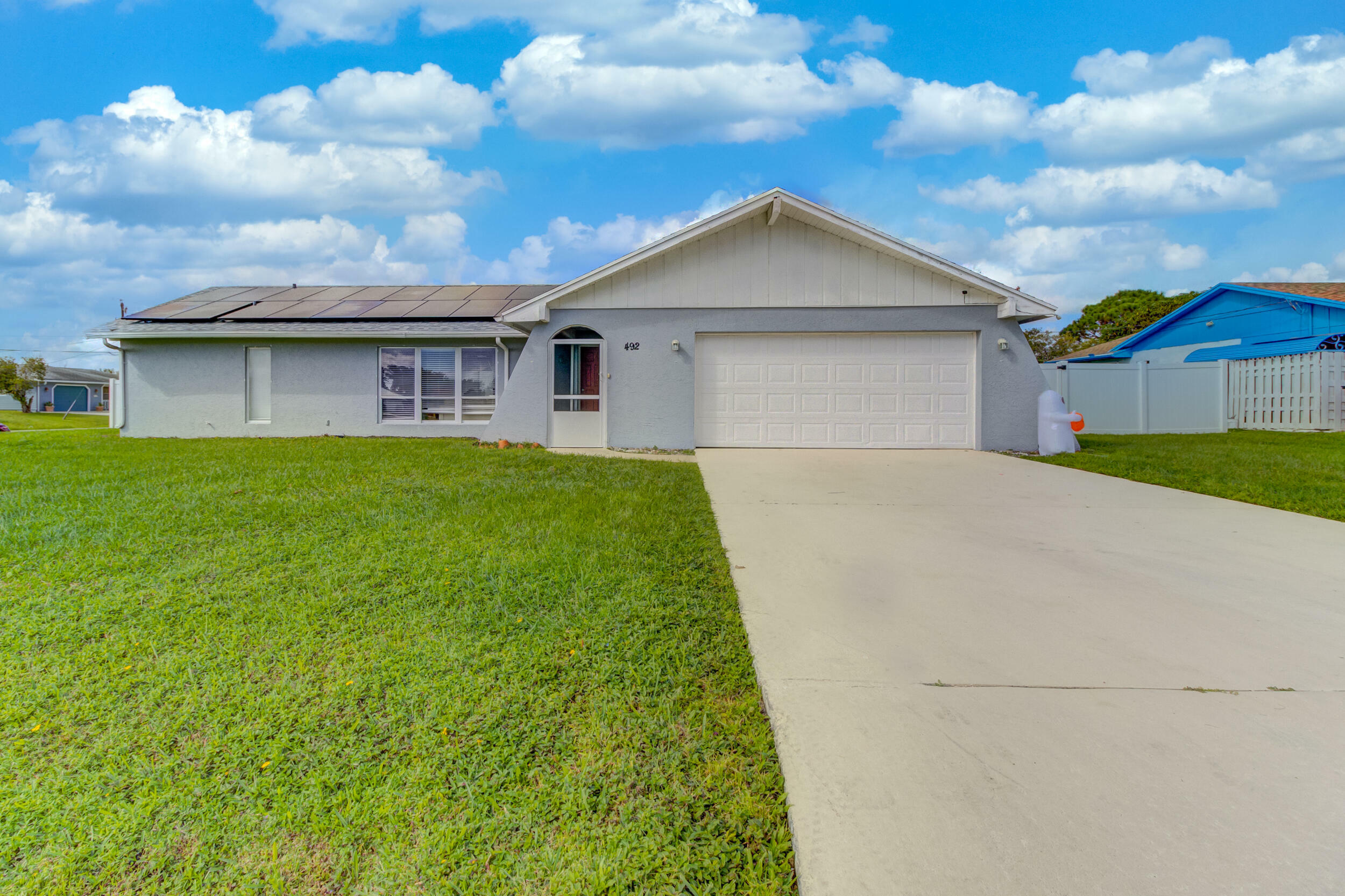 Property Photo:  492 SW Doreen Street  FL 34983 