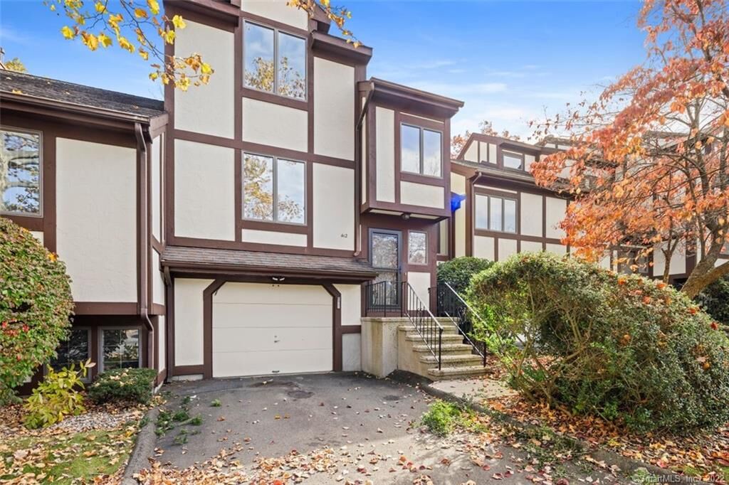Property Photo: 690 Forest Road 412 CT 06516