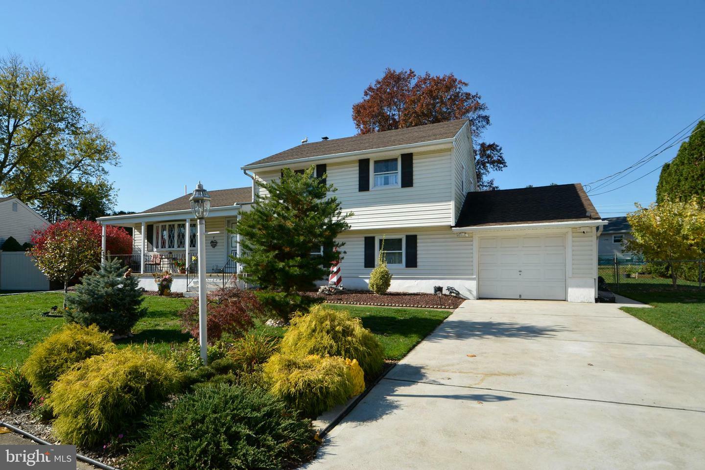 Property Photo:  6 Ann Marie Drive  NJ 08610 