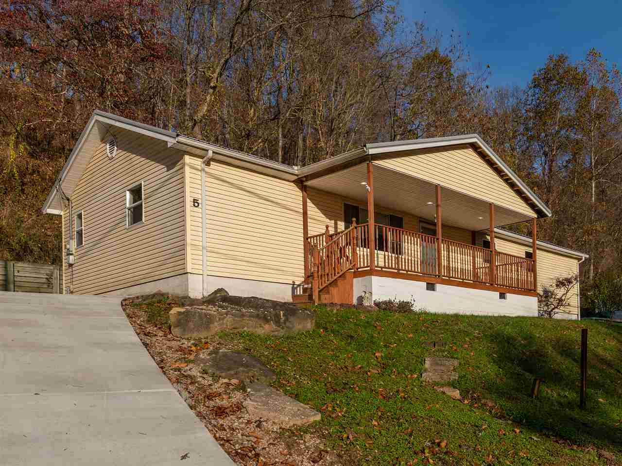 Property Photo:  5 Sugarwood Drive  WV 25701 