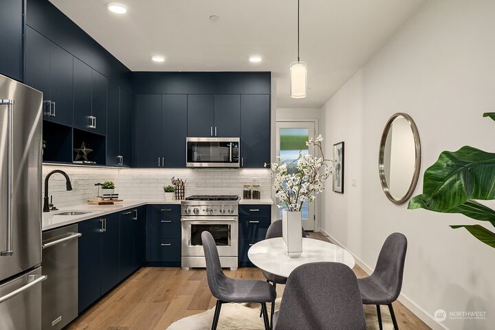 Property Photo:  2444 Dexter Avenue N  WA 98109 