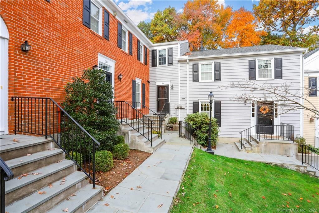 Property Photo:  60 Greenwich Hills Drive 60  CT 06831 
